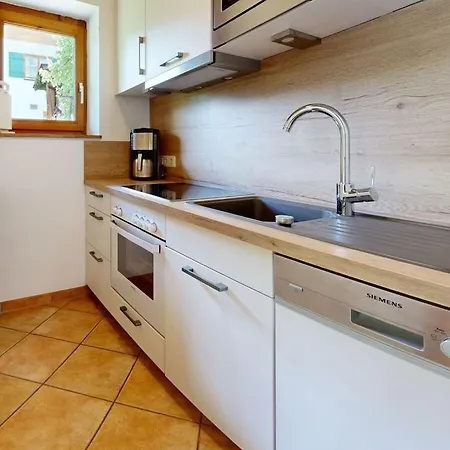 Holiday Apartment With 2 Bedrooms *